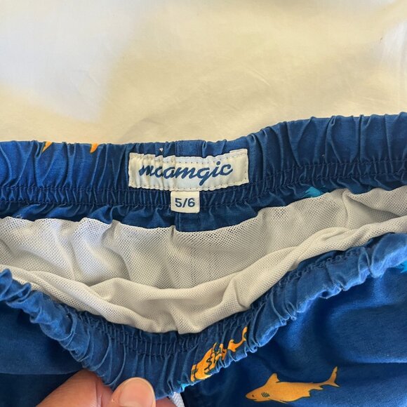 Boys Maamgic Swim Trunks Size 5/6 Shark Print 3" inseam - Picture 2 of 2